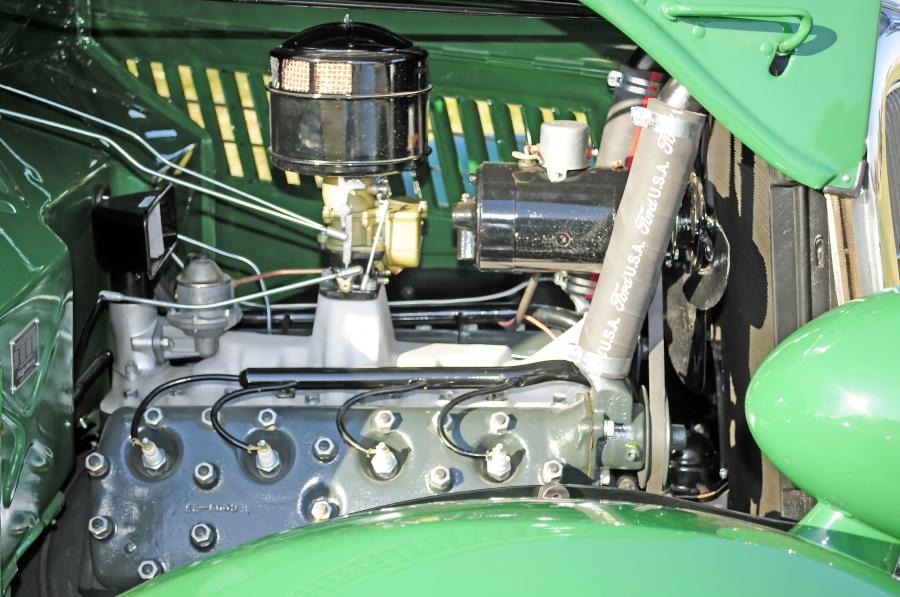  Ford V8 Model 48 Station Wagon 1935 года  (фото 3 из 3)